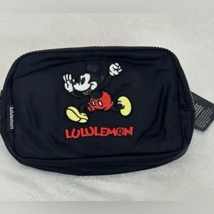 🆕 LULULEMON X DISNEY Everywhere Belt Bag 1L Mickey in Motion Graphic Black NWT